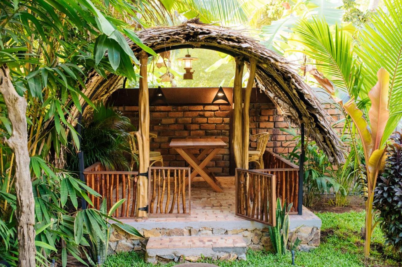 Готель Igabara Hobbit House Тангалле Екстер'єр фото